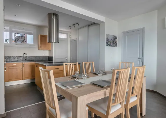 4 Adultes 2 Enfants - Acces Direct *